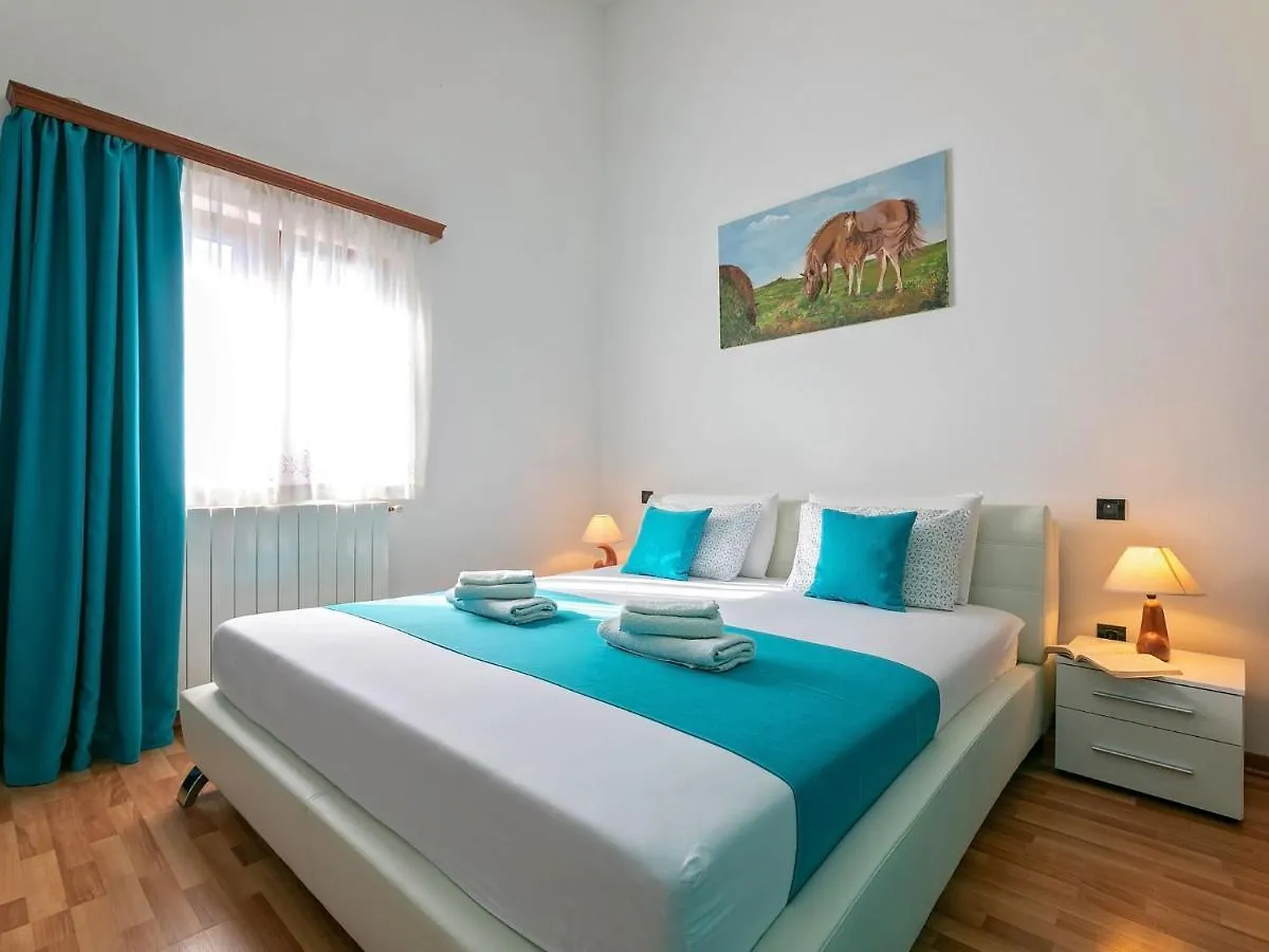 Splendid Villa In VI Inada With Jacuzzi Vizinada