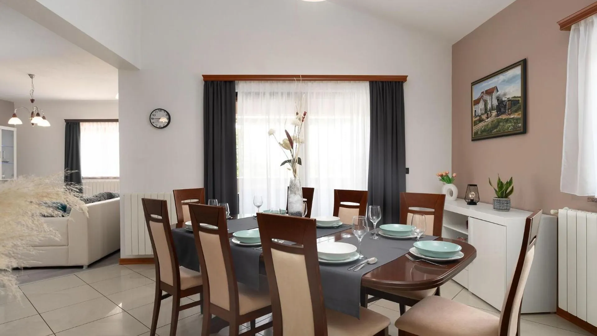 Splendid Villa In VI Inada With Jacuzzi Vizinada