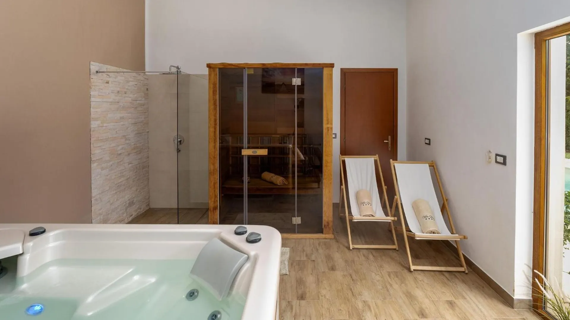 Splendid Villa In VI Inada With Jacuzzi Vizinada