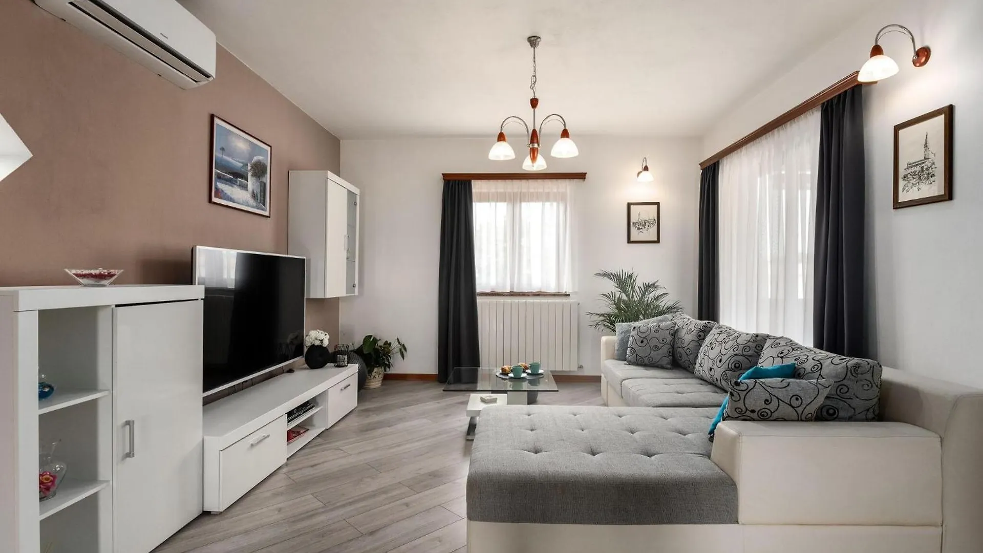 Splendid Villa In VI Inada With Jacuzzi Vizinada