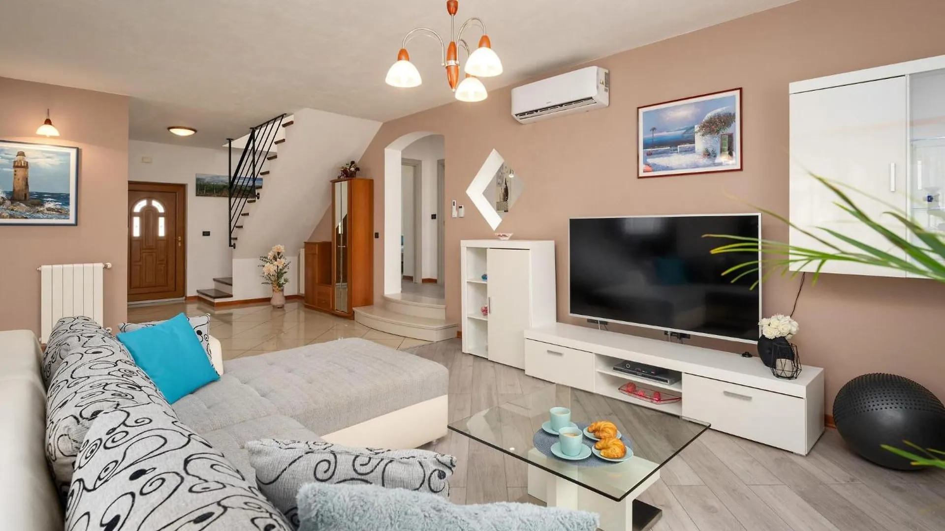 Splendid Villa In VI Inada With Jacuzzi Vizinada