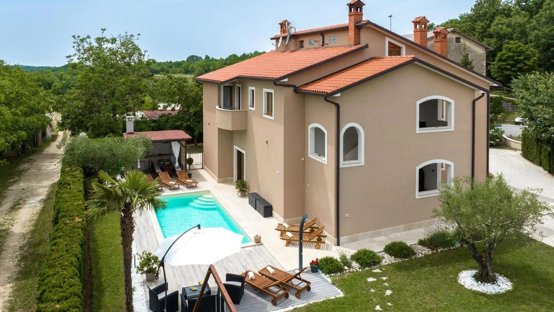 Splendid Villa In VI Inada With Jacuzzi Vizinada